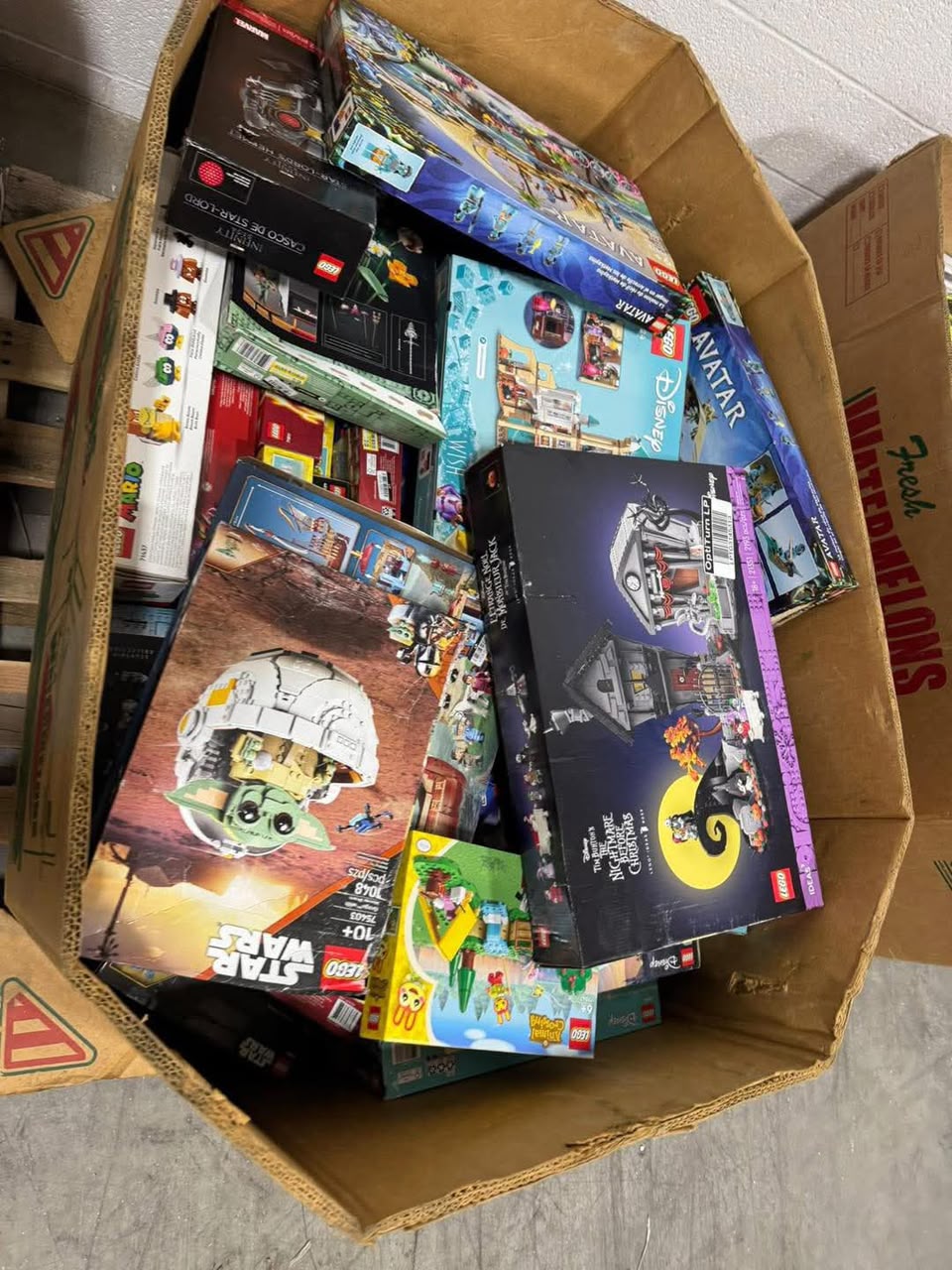 carton de boîtes de jeu LEGO neuves